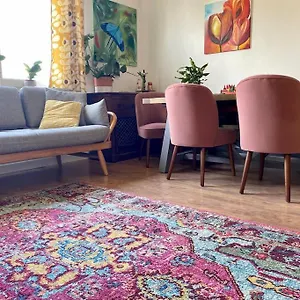 3 Bedroom Well Connected Family Free Parking Holiday home Edinburgh
