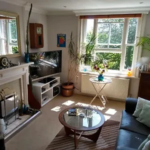 Stunning Retro In Central Apartment Brighton