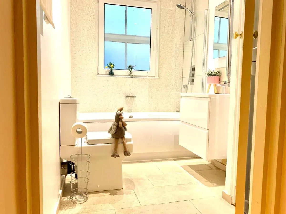 Apartment Emmanuel Block - Cambridge City Centre By Koala & Tree Short Lets & Serviced Accommodation